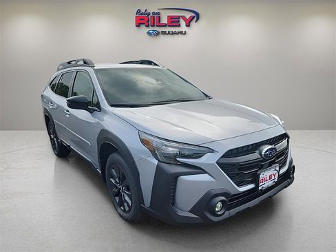 Used 2025 Subaru Outback Onyx Edition image 7