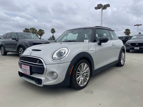 Used 2018 MINI Cooper S FWD image 5
