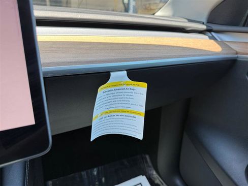 Used 2022 Tesla Model Y Performance image 27