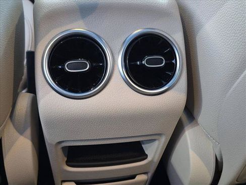 Certified 2022 Mercedes-Benz GLB 250 image 15