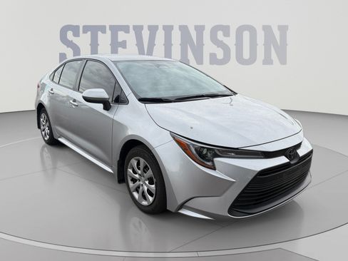 Used 2026 Toyota Corolla LE w/ Carpet Mat Package (TMS) FWD image 7