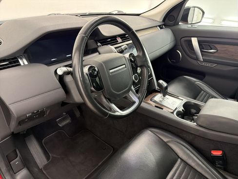 Used 2020 Land Rover Discovery Sport SE image 4
