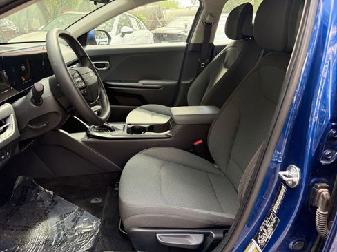 Used 2025 Kia K4 LXS image 25