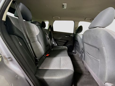 Used 2022 Nissan Rogue SV FWD image 27