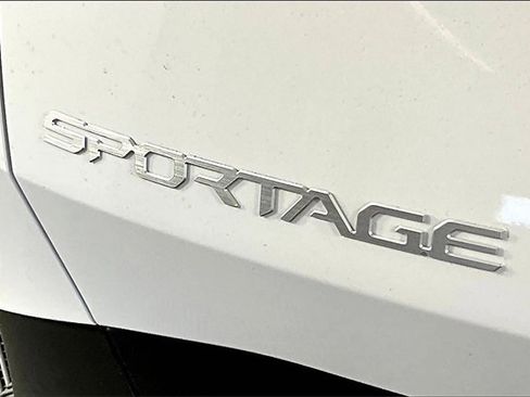 New 2026 Kia Sportage LX image 10