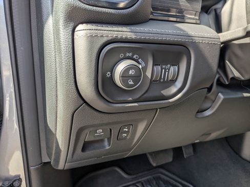 Used 2023 RAM 1500 Limited AWD/4WD image 17