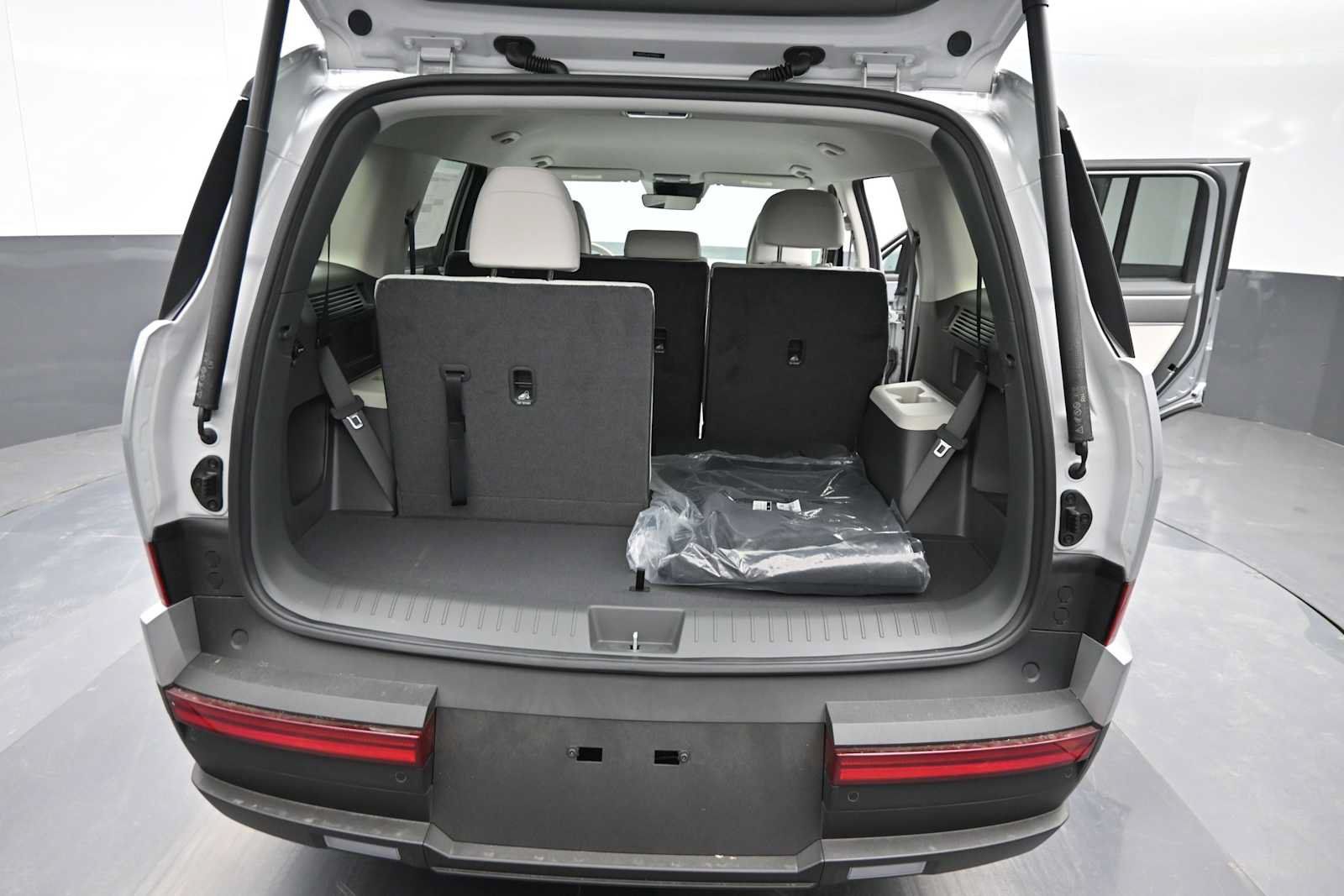 New 2026 Hyundai Santa Fe SE AWD/4WD image 13