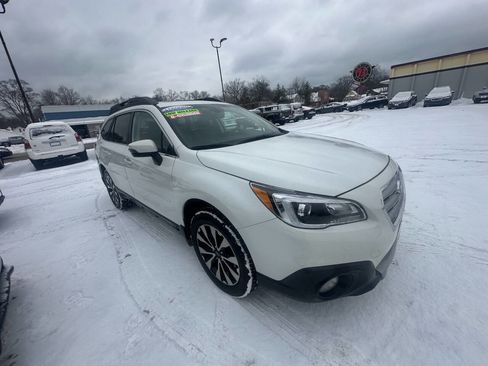 Used 2017 Subaru Outback 3.6R Limited image 4