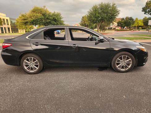 Used 2015 Toyota Camry SE FWD image 8