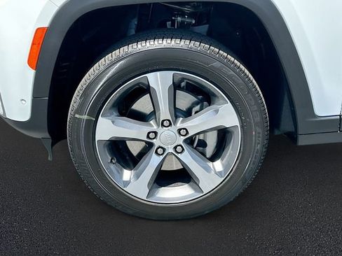 New 2026 Jeep Grand Cherokee L Limited RWD image 20
