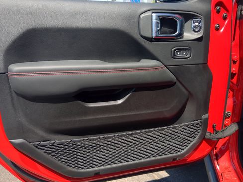 New 2025 Jeep Wrangler Rubicon w/ Steel Bumper Group image 13