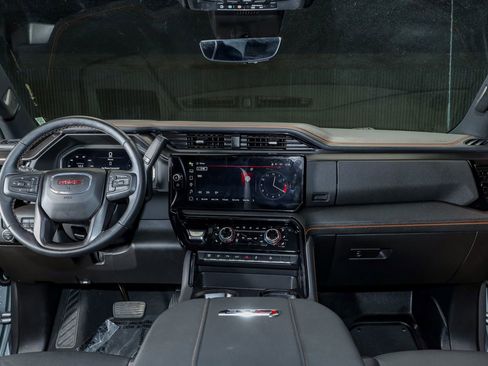 Used 2025 GMC Sierra 3500 AT4 w/ AT4 Premium Plus Package image 15