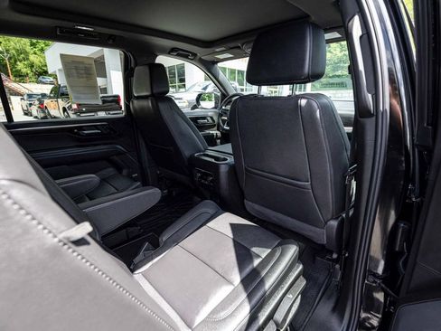 Used 2026 Chevrolet Suburban Z71 w/ Comfort Package AWD/4WD image 29