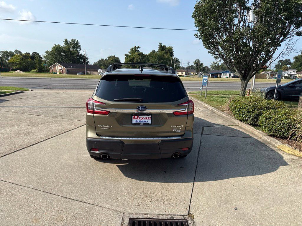 Used 2023 Subaru Ascent Limited w/ Technology Package AWD/4WD image 6
