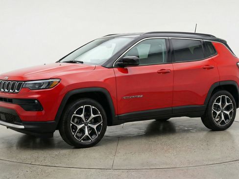Used 2025 Jeep Compass Limited AWD/4WD image 3