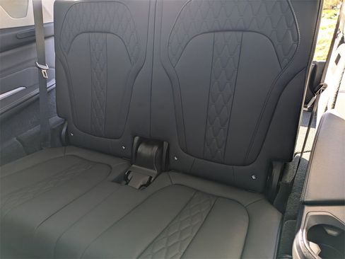 Used 2023 BMW X7 xDrive40i image 34