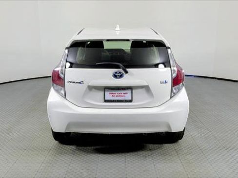 Used 2016 Toyota Prius C Two image 6