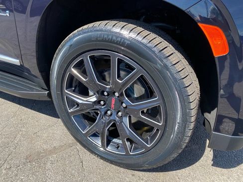Used 2024 GMC Yukon XL Denali AWD/4WD image 35