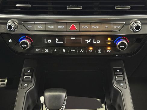 Used 2022 Kia Telluride SX w/ SX Prestige Package image 30