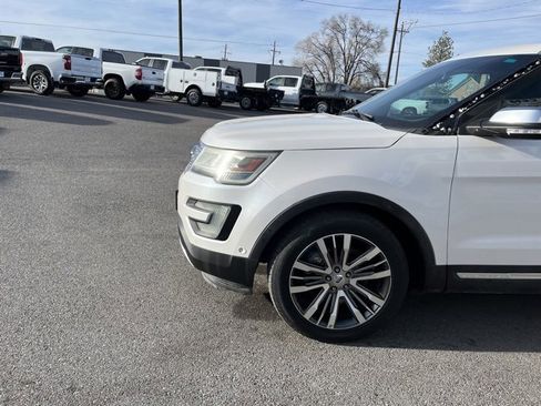 Used 2017 Ford Explorer Platinum image 5