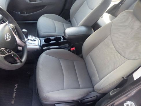 Used 2013 Hyundai Elantra GLS w/ Preferred Pkg FWD image 19