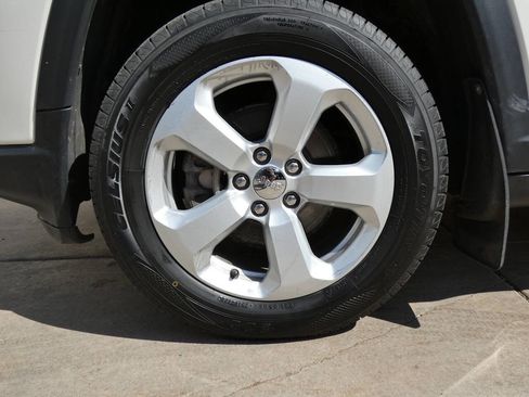Used 2019 Jeep Compass Latitude AWD/4WD image 19