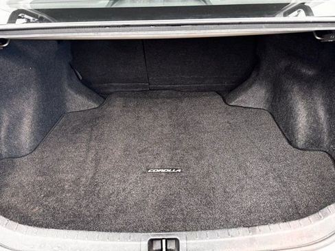 Used 2014 Toyota Corolla LE image 25