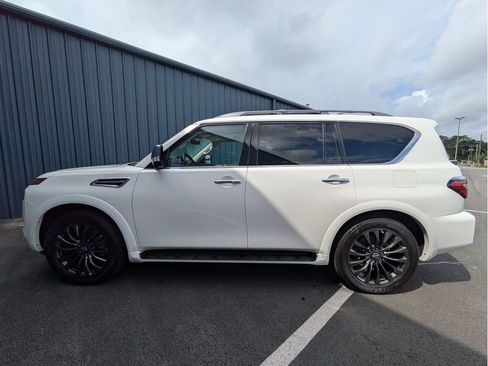 Used 2024 Nissan Armada Platinum w/ Captain's Chairs Package RWD image 11