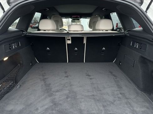 Used 2023 Mercedes-Benz GLC 300 4MATIC image 11