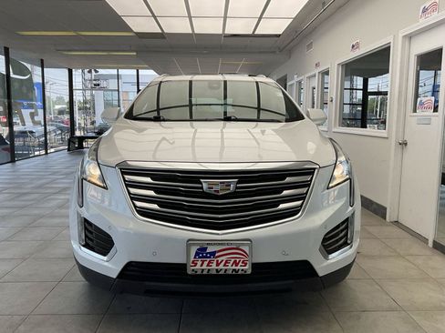 Used 2017 Cadillac XT5 Luxury w/ Driver Awareness Package AWD/4WD image 2