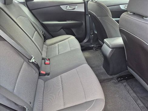 Used 2022 Kia Forte LXS w/ LXS Technology Package FWD image 18