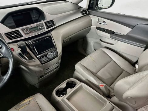 Used 2014 Honda Odyssey Touring Elite image 11