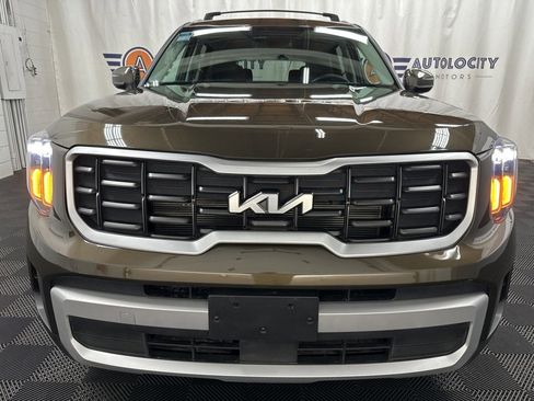 Used 2025 Kia Telluride S image 4