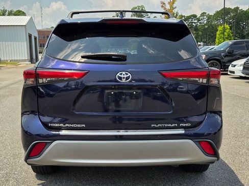 Used 2020 Toyota Highlander Platinum AWD/4WD image 4