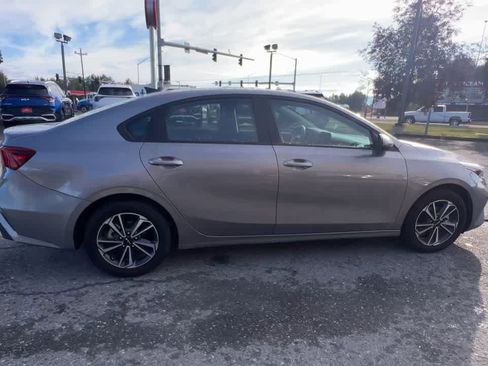 Used 2024 Kia Forte LXS image 9