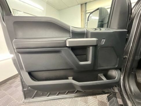 Used 2019 Ford F150 XLT w/ Equipment Group 302A Luxury AWD/4WD image 12