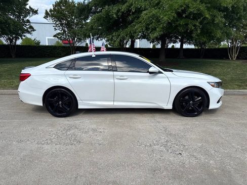 Used 2021 Honda Accord Sport image 2