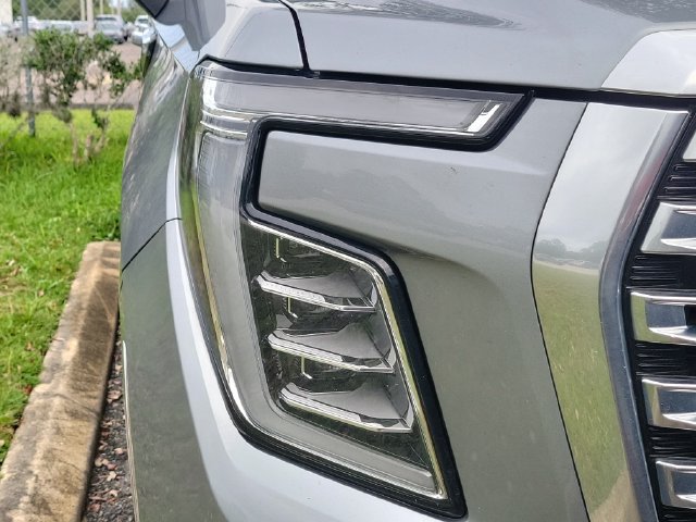 Used 2025 GMC Yukon XL Denali AWD/4WD image 2