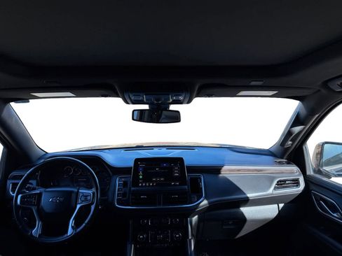 Used 2021 Chevrolet Suburban Z71 w/ Luxury Package image 15