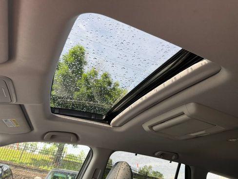 Used 2016 Honda Pilot Touring image 13