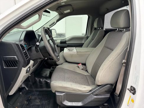Used 2017 Ford F150 XL w/ Equipment Group 101A Mid RWD image 9