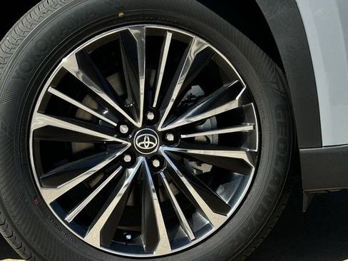 New 2026 Toyota Grand Highlander AWD Hybrid image 11