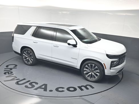 Used 2026 Chevrolet Tahoe High Country AWD/4WD image 15