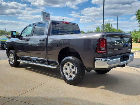 Used 2025 RAM 2500 Big Horn AWD/4WD image 3