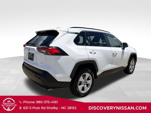 Used 2020 Toyota RAV4 XLE w/ Convenience Package FWD image 9