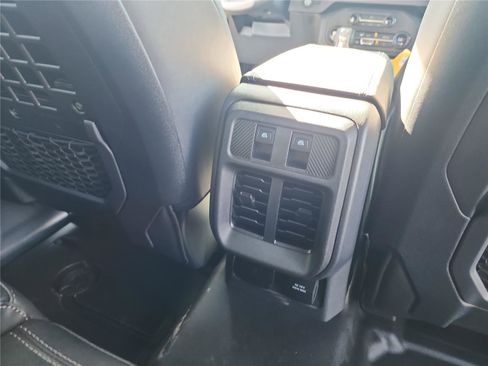 New 2025 Ford Bronco Badlands w/ Sasquatch Package image 24