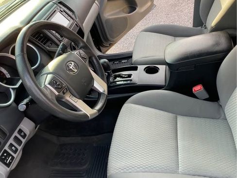 Used 2015 Toyota Tacoma 4x4 Double Cab image 9