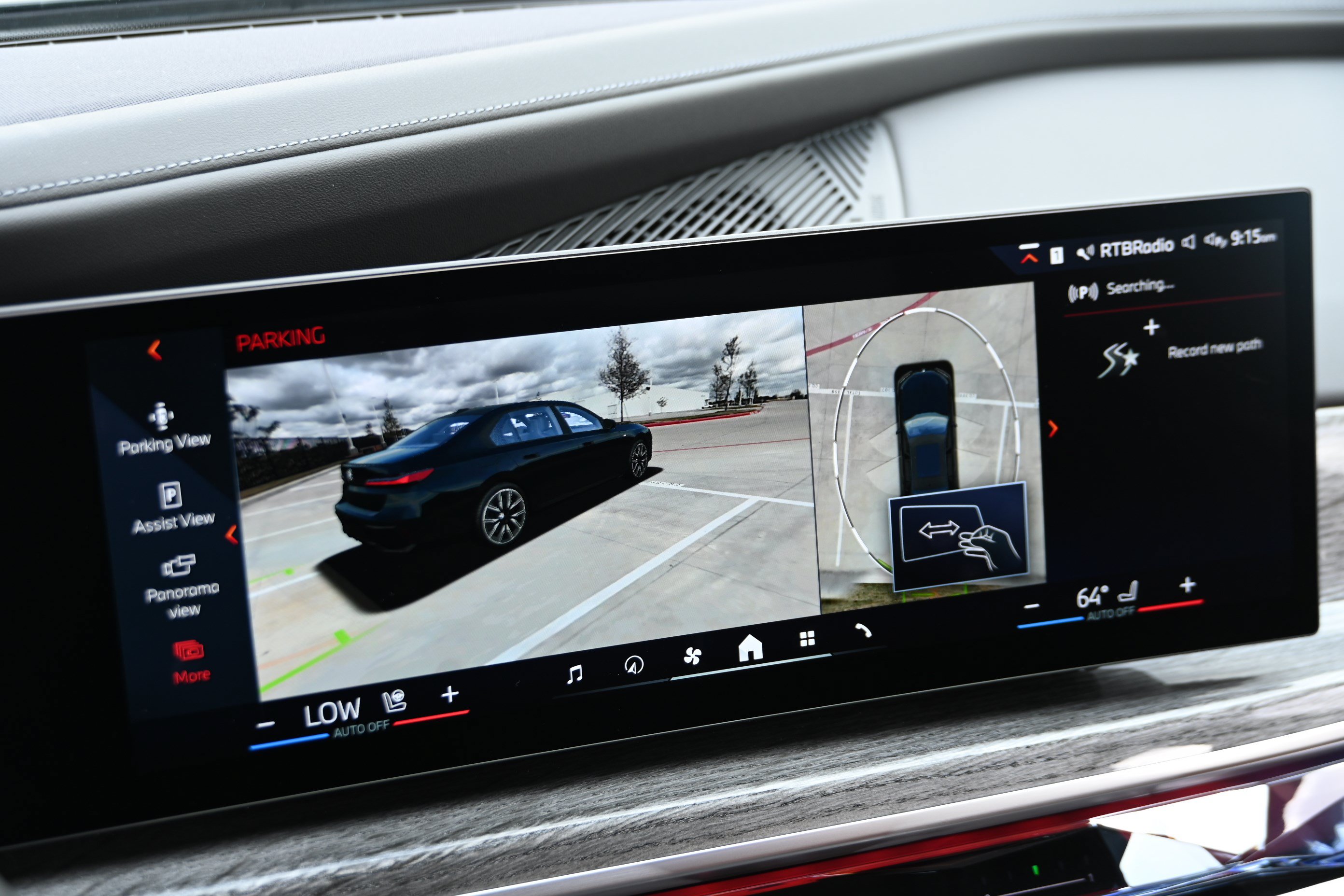 Certified 2024 BMW i7 xDrive60 w/ Executive Package AWD/4WD image 36
