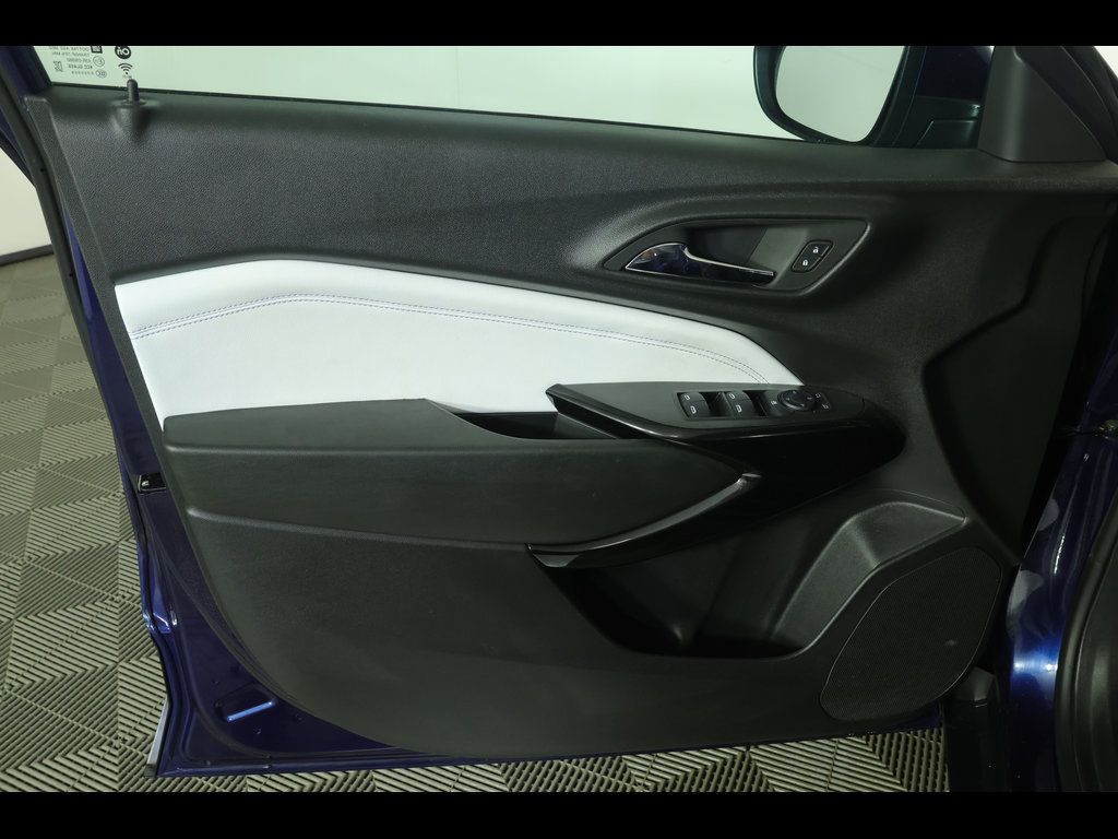 Used 2024 Chevrolet Trax LT w/ Driver Confidence Package FWD image 22