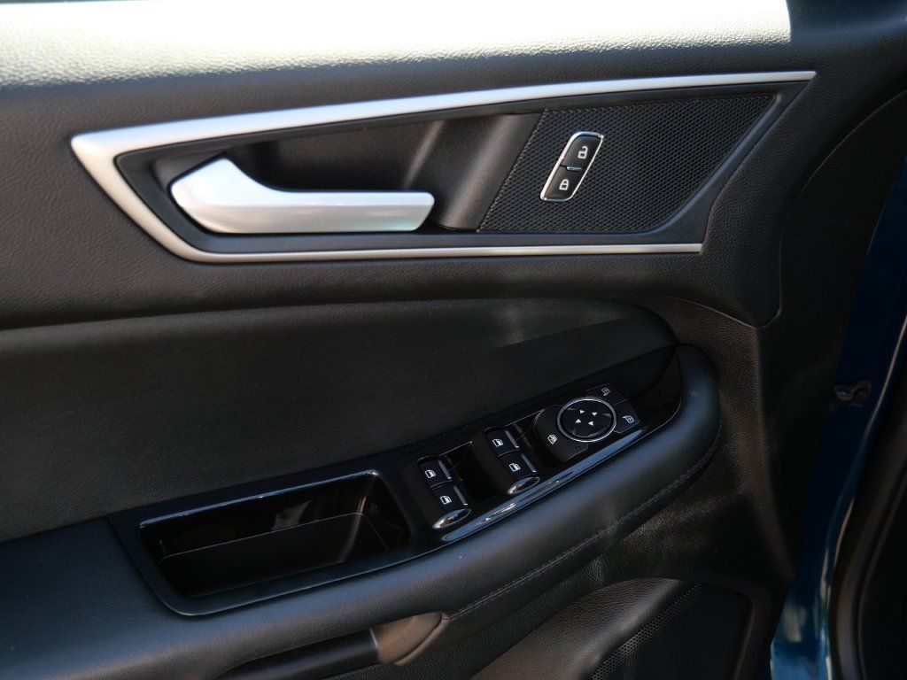Used 2020 Ford Edge SEL w/ Convenience Package AWD/4WD image 23